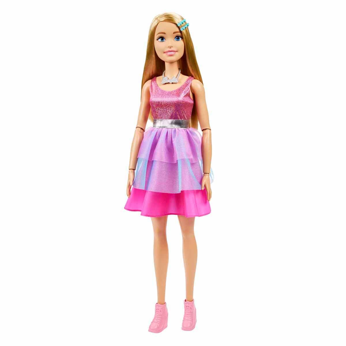 Bambola Barbie Grande 71 cm – Abito Rosa Brillante, Collana e Fermagli, HJY02