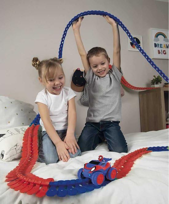 Smoby Spidey FleXtreme – Pista Auto Flessibile 4,40 m con 184 Pezzi e Veicolo Spidey con Luci | Dai 4 Anni