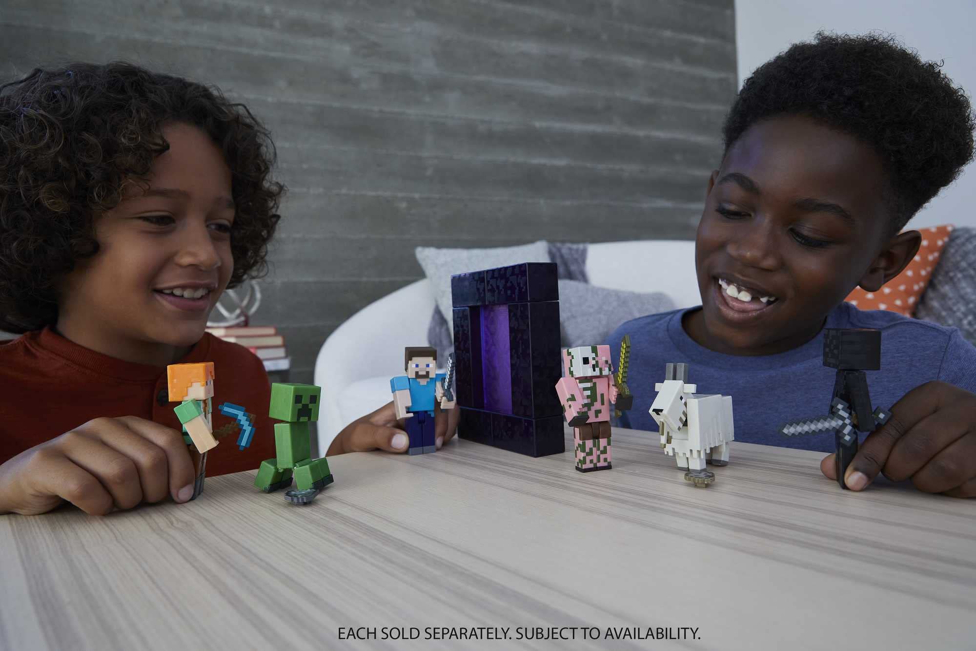 Minecraft Capra Action Figure 8 cm con Pezzo Portale e Accessorio – Dai 6 Anni