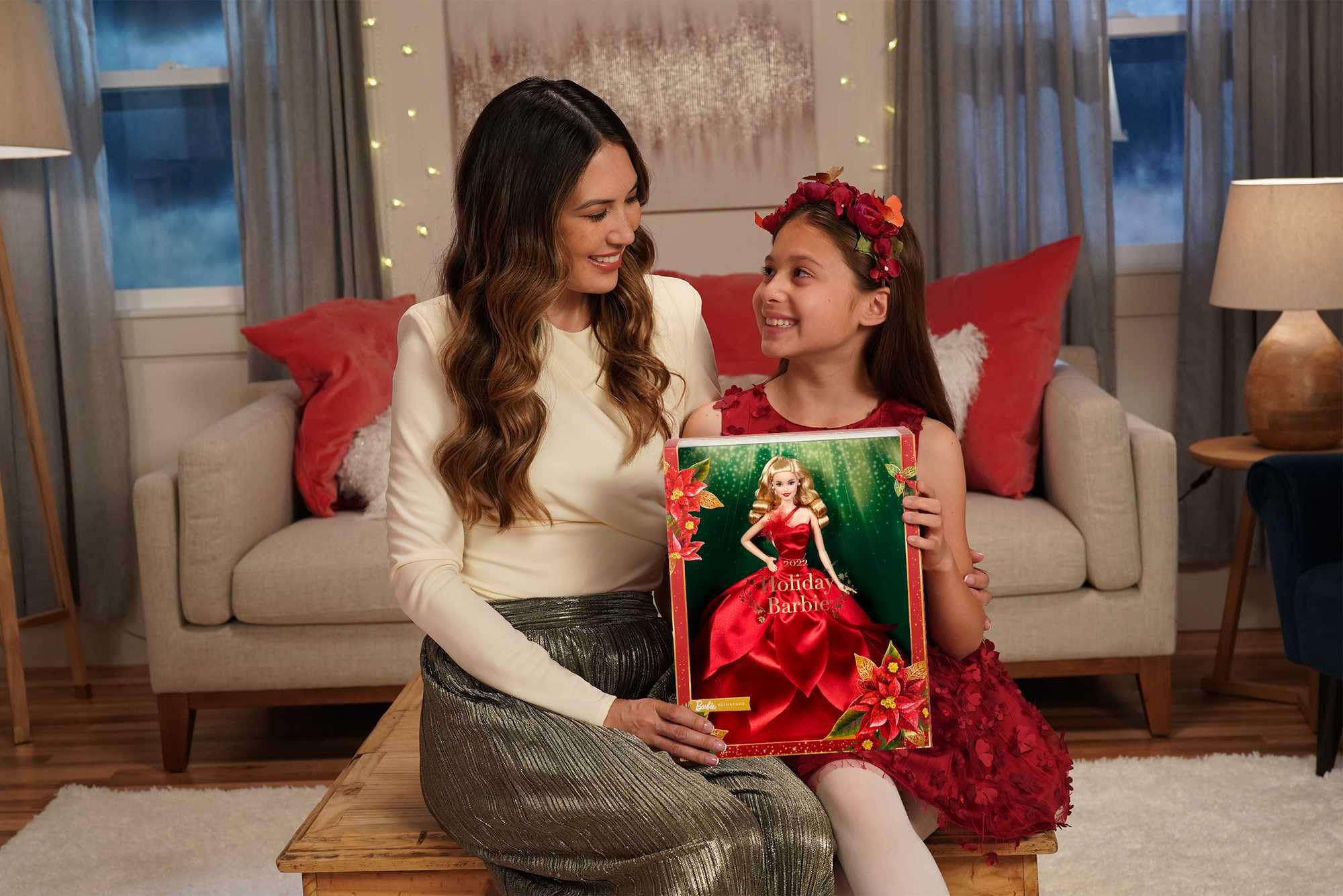 Barbie Signature Magia delle Feste 2022 – Bambola Bionda da Collezione con Abito Rosso | HBY03