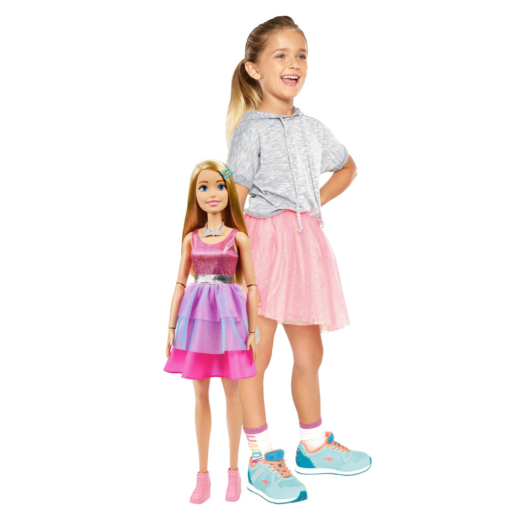 Bambola Barbie Grande 71 cm – Abito Rosa Brillante, Collana e Fermagli, HJY02