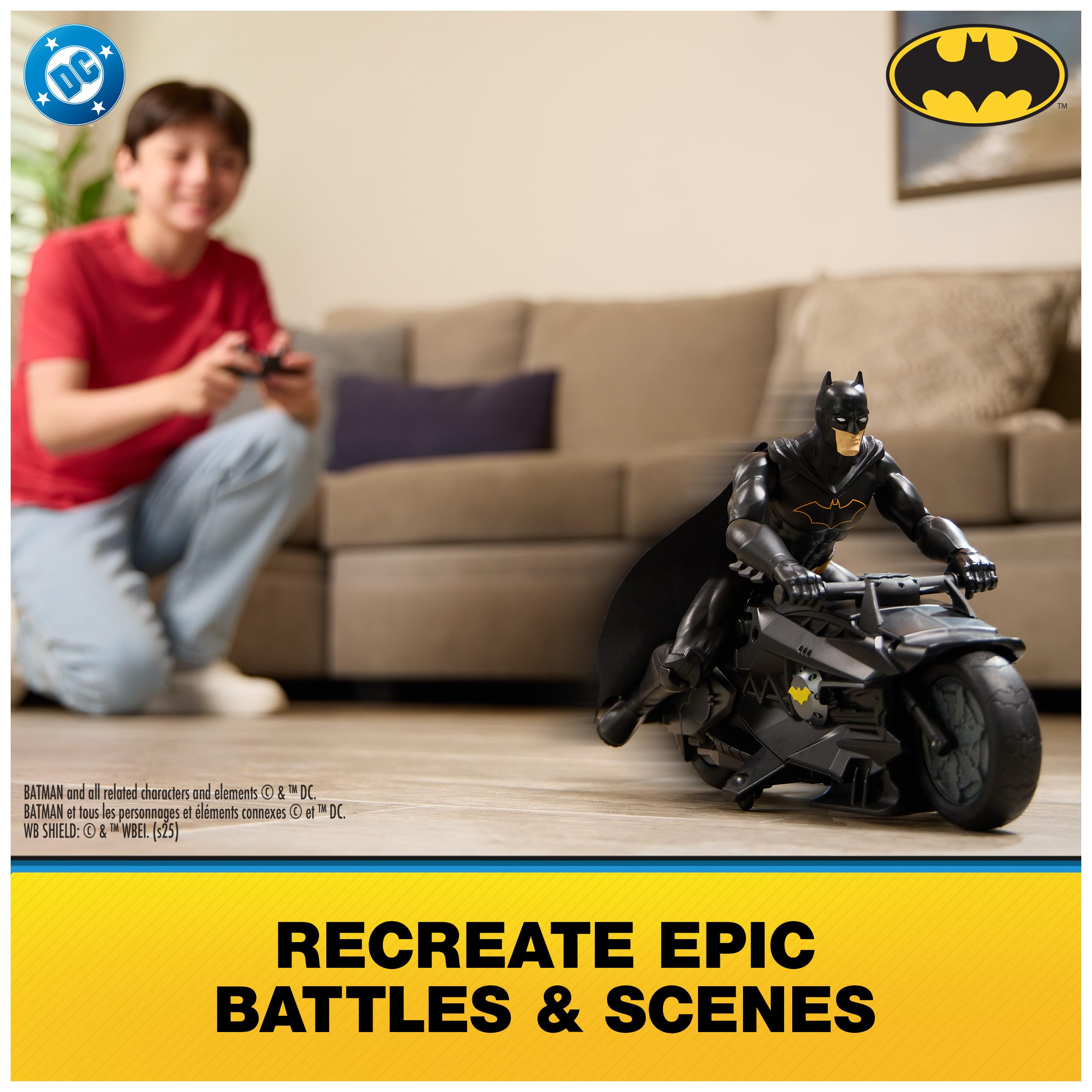 DC Comics Batcycle Stealth Radiocomandato Batman – Action Figure 30 cm Inclusa | Dai 4 Anni