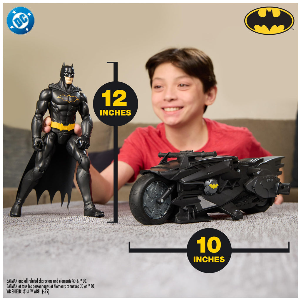 DC Comics Batcycle Stealth Radiocomandato Batman – Action Figure 30 cm Inclusa | Dai 4 Anni