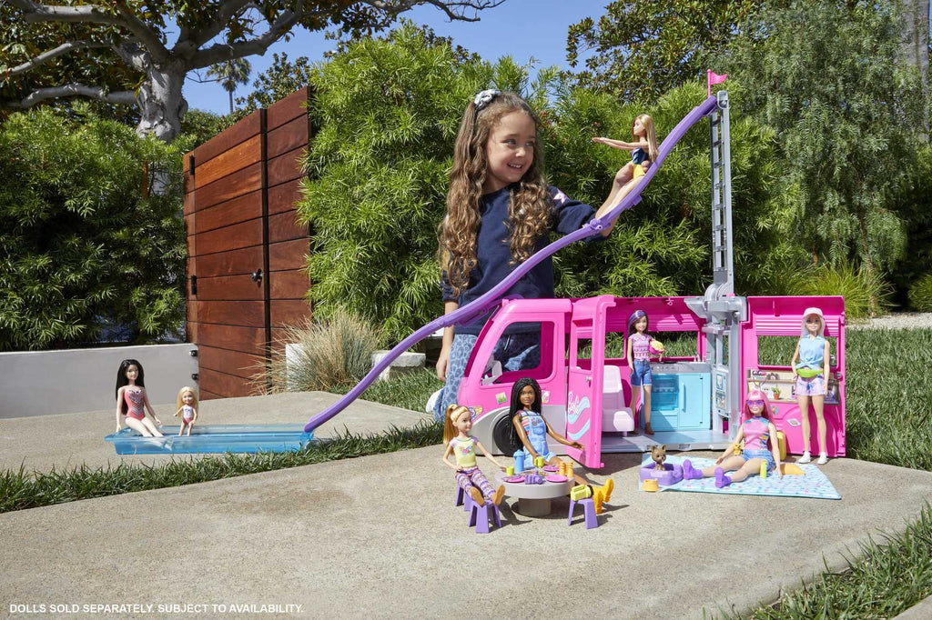 Barbie Dream Camper 3 in 1 con Piscina e 50 Accessori – GHL93